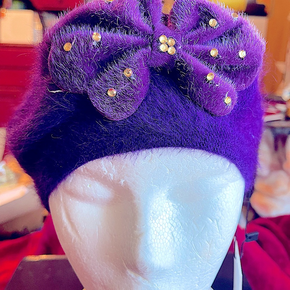 Angora HAT NWT W/rhinestones/butterfly